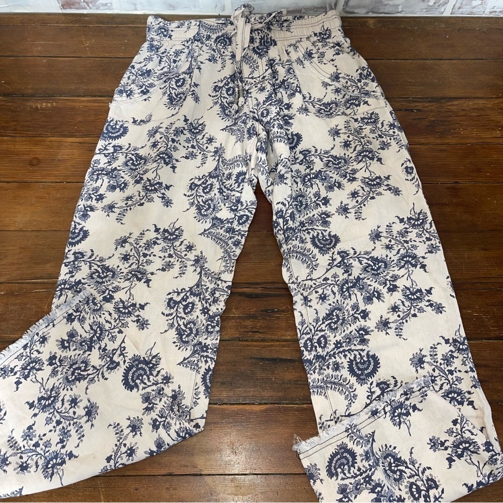 Knox Rose Blue and White Floral Pants - Picture 2 of 7